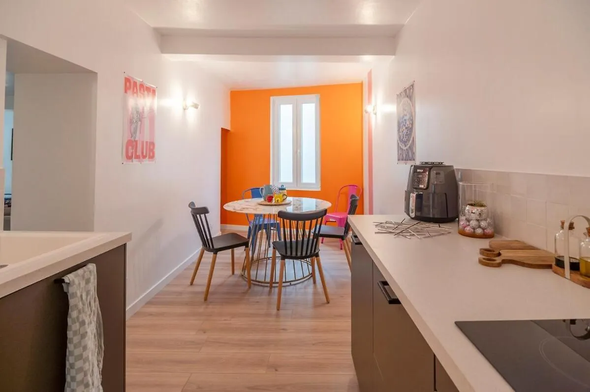 Apartmán Le Baron Terrasse Et Parking Coeur De Castres 0*, Castres (Tarn) Francie